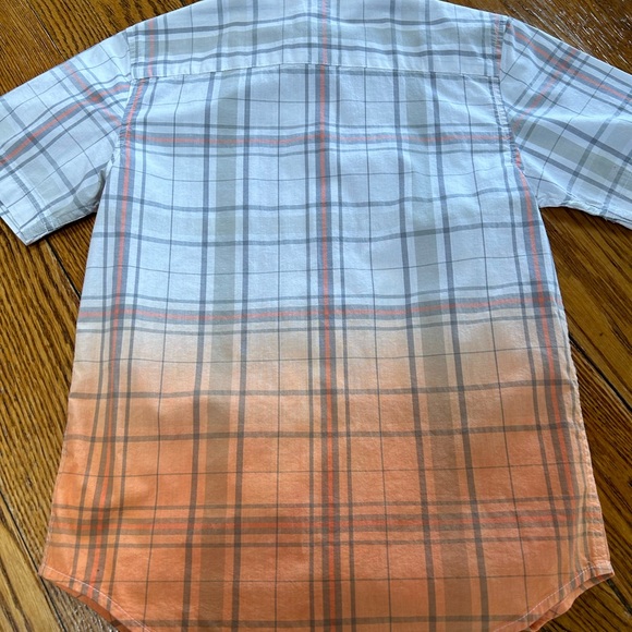Wrangler orange ombré style plaid button up shirt. Boys size Large-10/12. - Picture 4 of 4